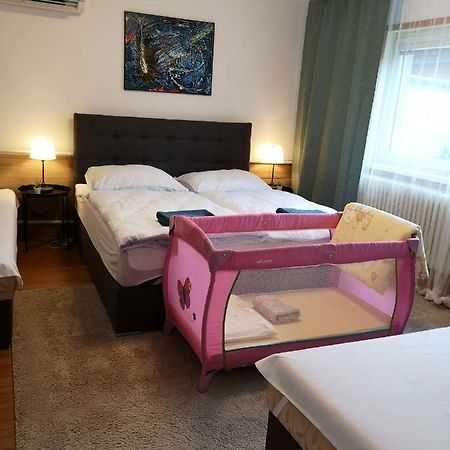 Apartmany Centro & Jacuzzi Пиещани Екстериор снимка