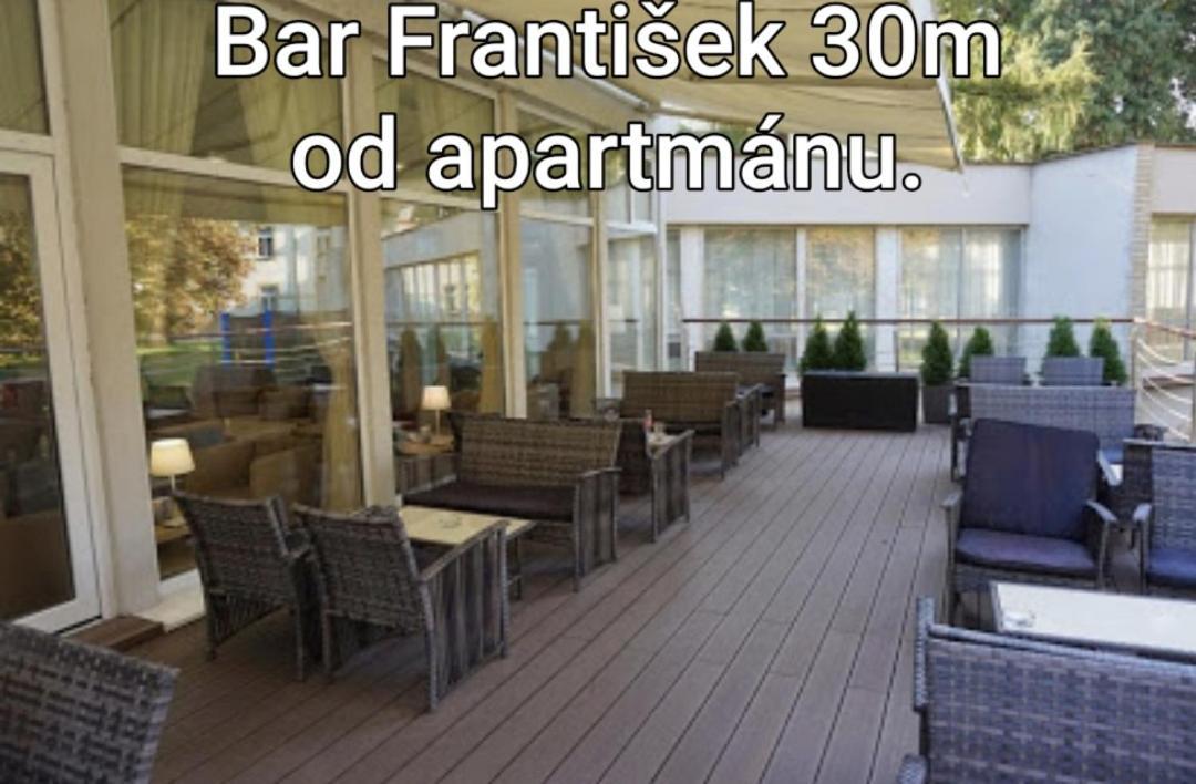 Apartmany Centro & Jacuzzi Пиещани Екстериор снимка