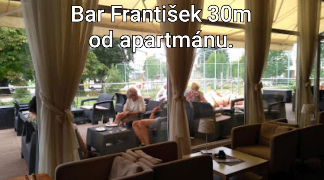 Apartmany Centro & Jacuzzi Пиещани Екстериор снимка