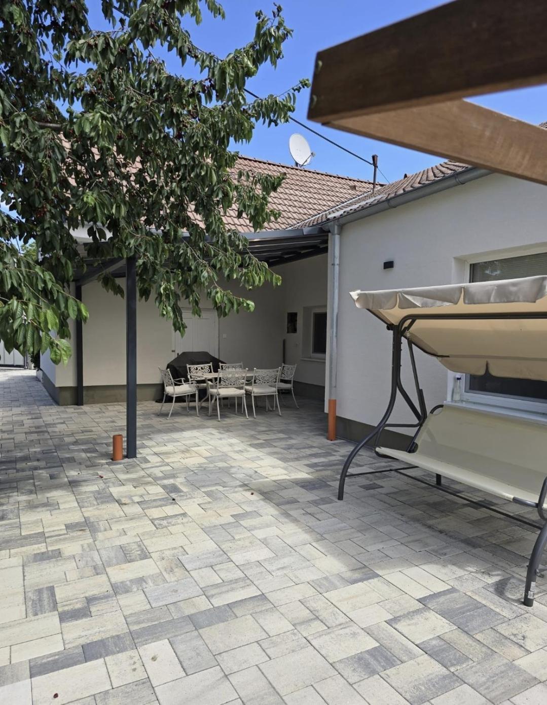 Apartmany Centro & Jacuzzi Пиещани Екстериор снимка