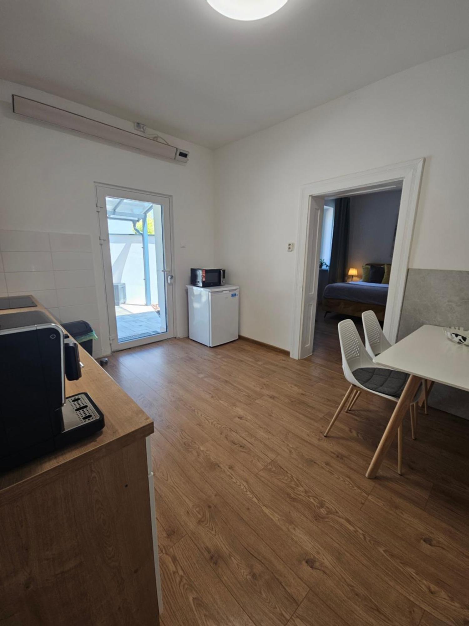 Apartmany Centro & Jacuzzi Пиещани Екстериор снимка