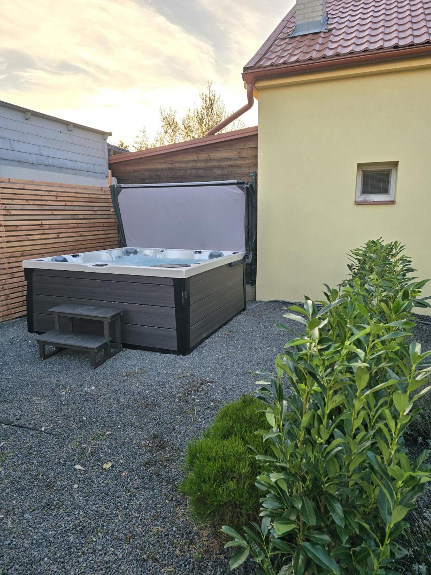 Apartmany Centro & Jacuzzi Пиещани Екстериор снимка