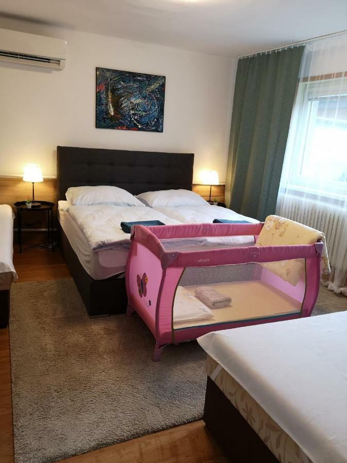 Apartmany Centro & Jacuzzi Пиещани Екстериор снимка