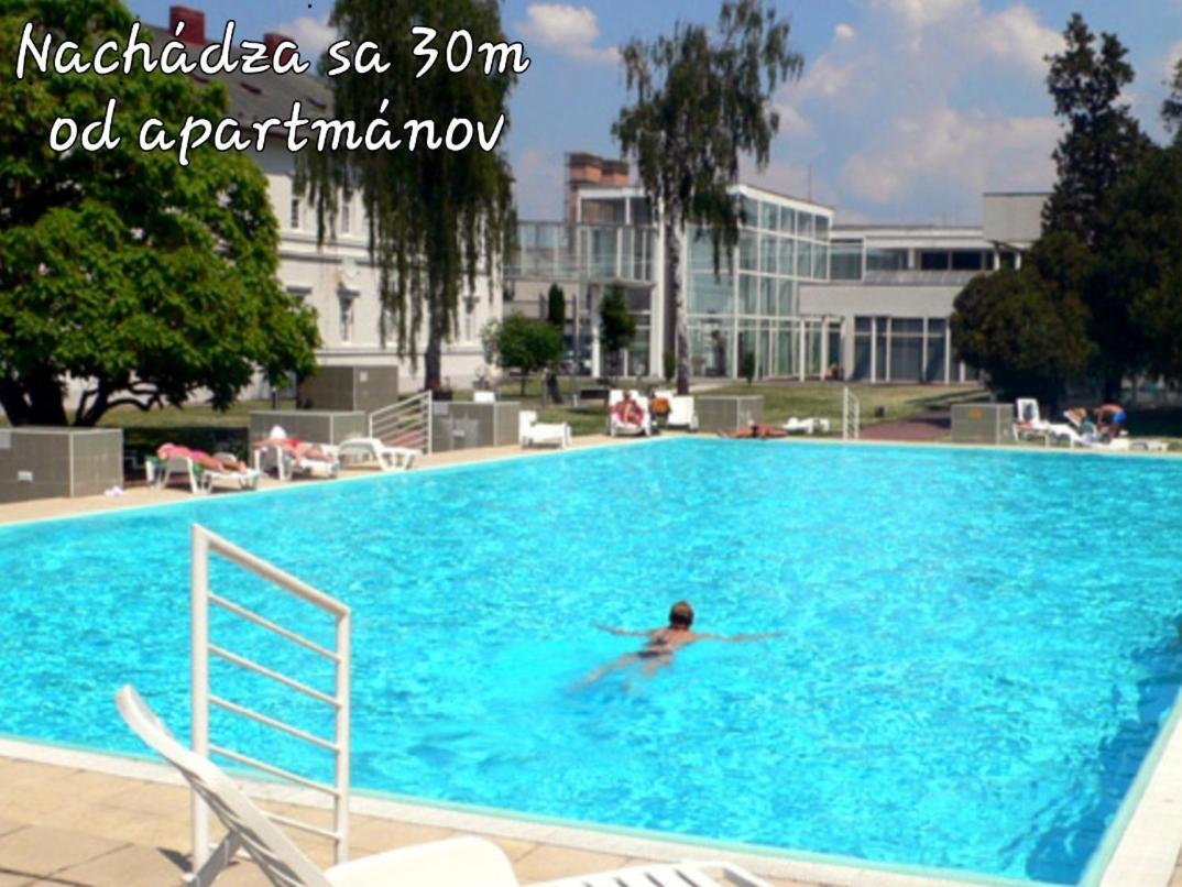 Apartmany Centro & Jacuzzi Пиещани Екстериор снимка